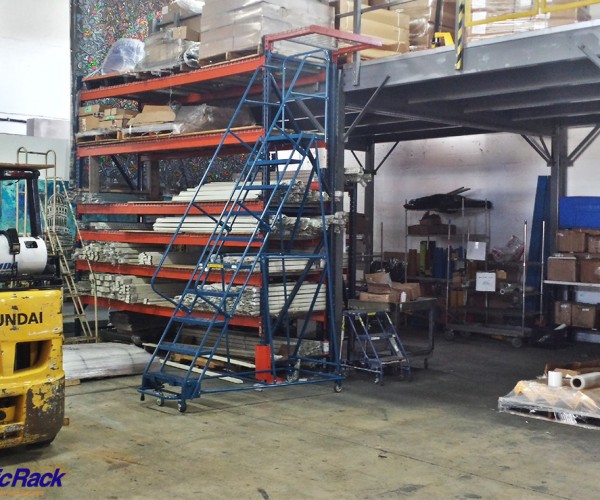 Warehouse-Rolling-Ladders-3