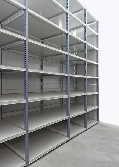Light shelving meets internal or small organizational needs, for supplies like office needs, cleaning and other items.