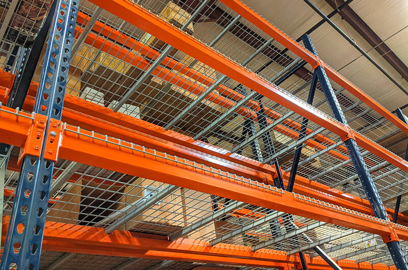 Industrial Rack With Interlocking Wire Decks